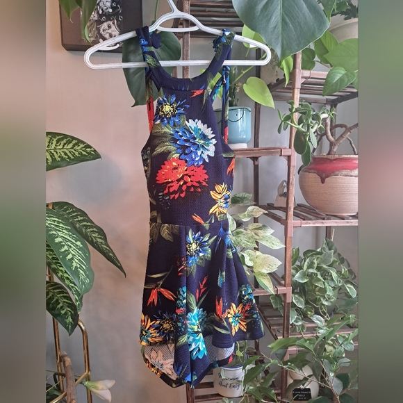 Pant suit and rompers - Picture 4 of 6